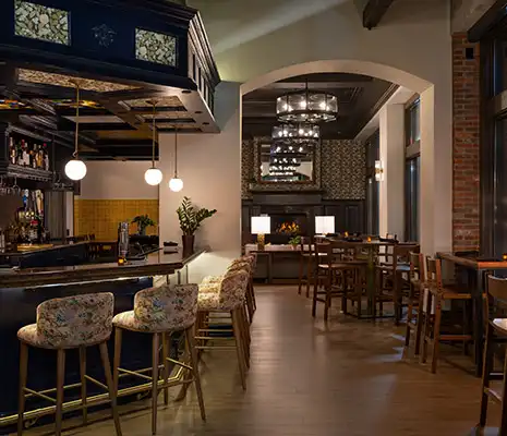 Mabel Bar at Evevning
